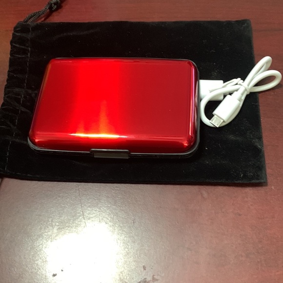 2-in-1 Red RFID Wallet with 1800mAH Power Bank & USB Cable (To Charge Power Bank - Picture 8 of 9